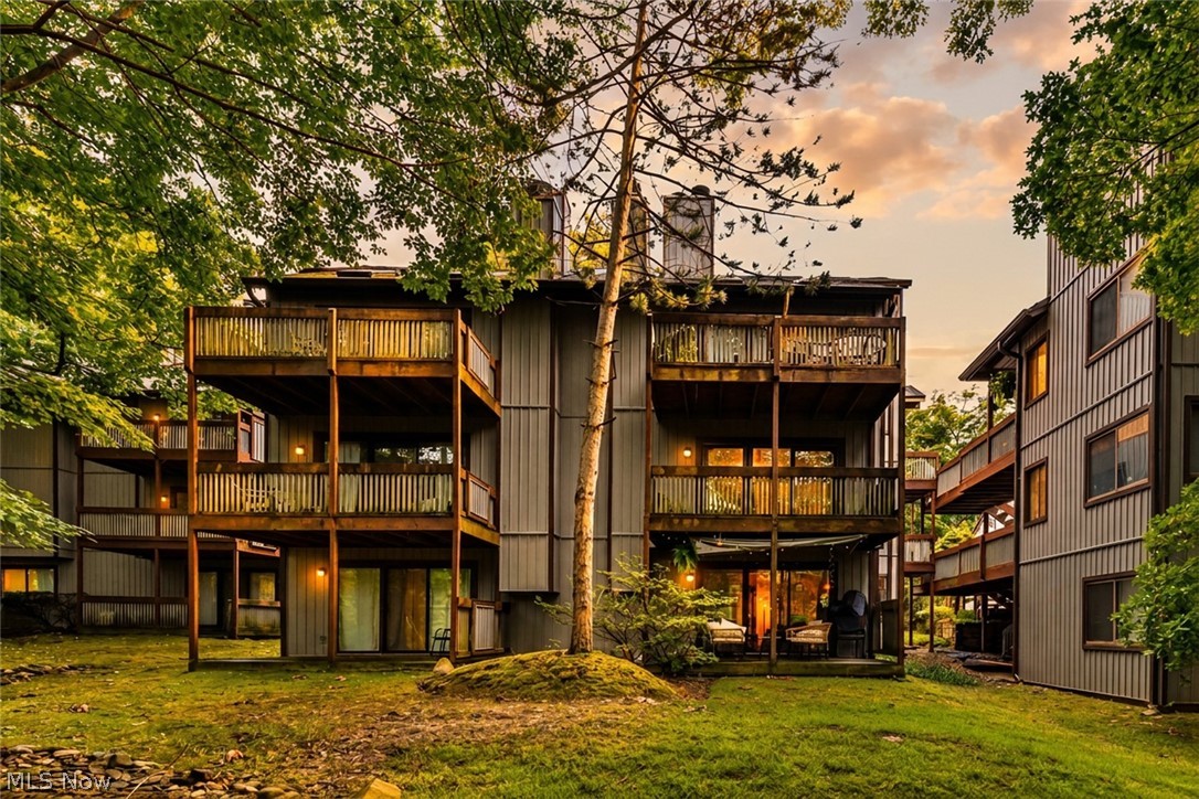 2163 Pinebrook Trail Cuyahoga Falls OH 44223