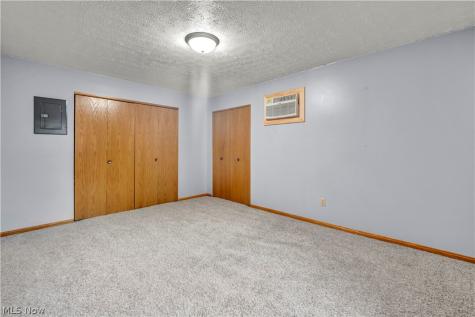 2163 Pinebrook Trail Cuyahoga Falls OH 44223
