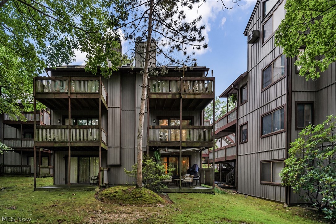 2163 Pinebrook Trail Cuyahoga Falls OH 44223