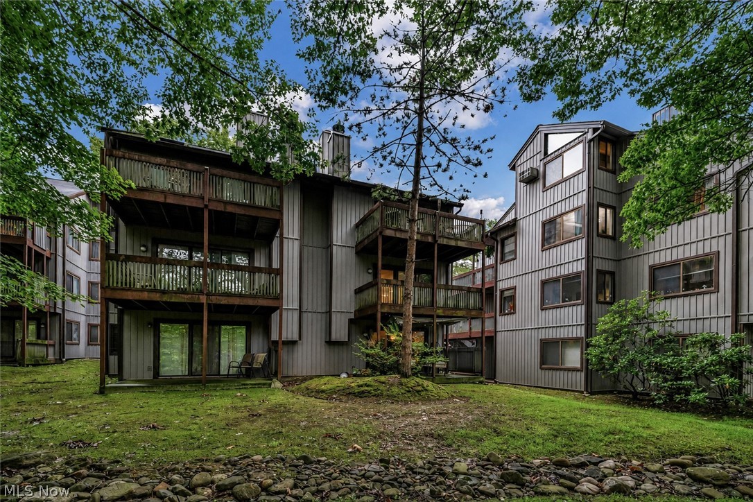 2163 Pinebrook Trail Cuyahoga Falls OH 44223