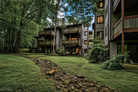 2163 Pinebrook Trail Cuyahoga Falls OH 44223