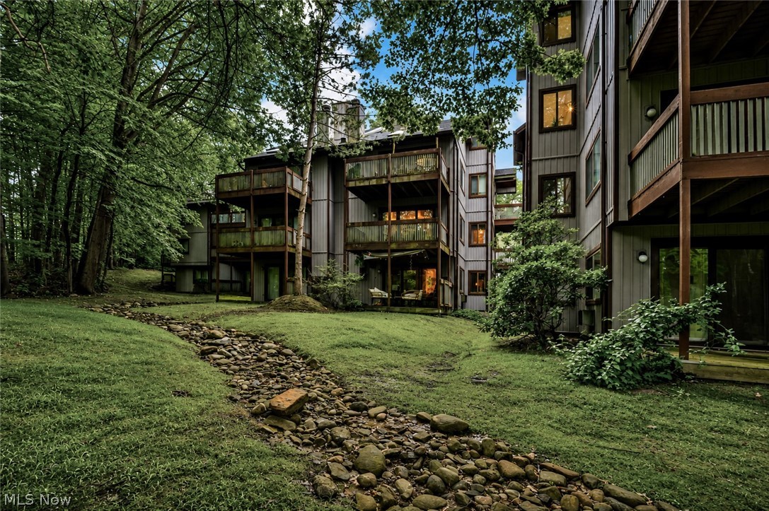 2163 Pinebrook Trail Cuyahoga Falls OH 44223