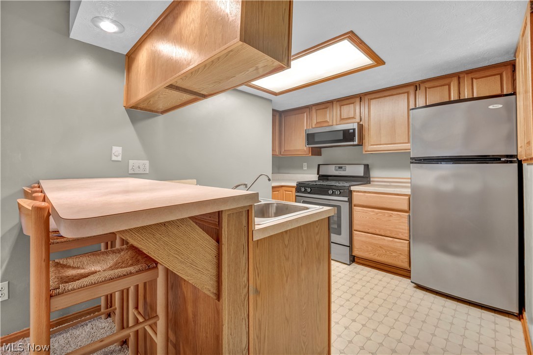 2163 Pinebrook Trail Cuyahoga Falls OH 44223