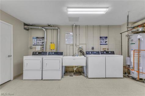 2885 Pease Drive Rocky River OH 44116