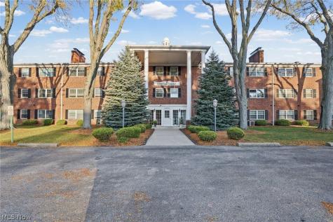 2885 Pease Drive Rocky River OH 44116