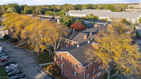 2885 Pease Drive Rocky River OH 44116