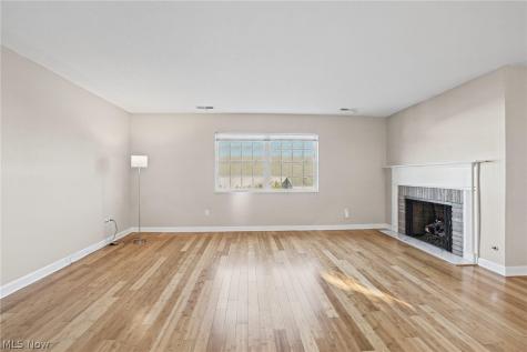 2885 Pease Drive Rocky River OH 44116