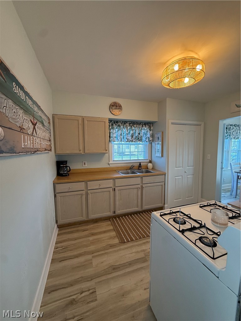 5237 W Lake Road Ashtabula OH 44004