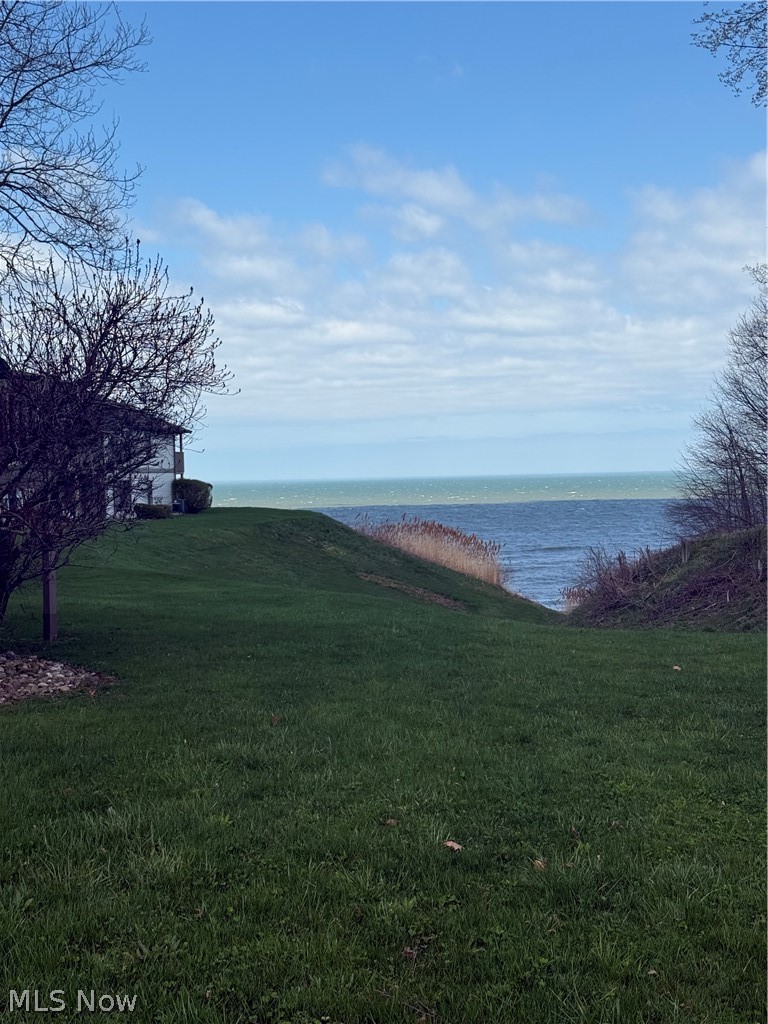 5237 W Lake Road Ashtabula OH 44004