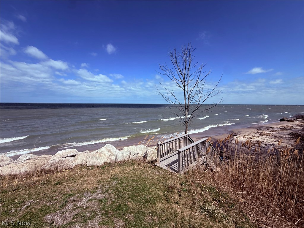5237 W Lake Road Ashtabula OH 44004