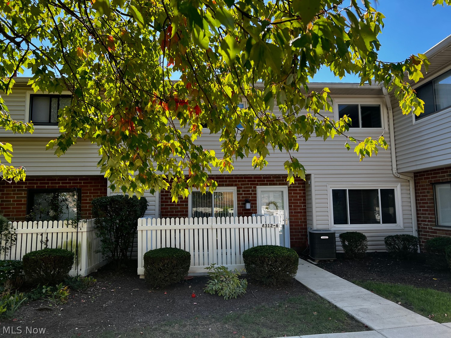 4312 Hyde Park North Olmsted OH 44070