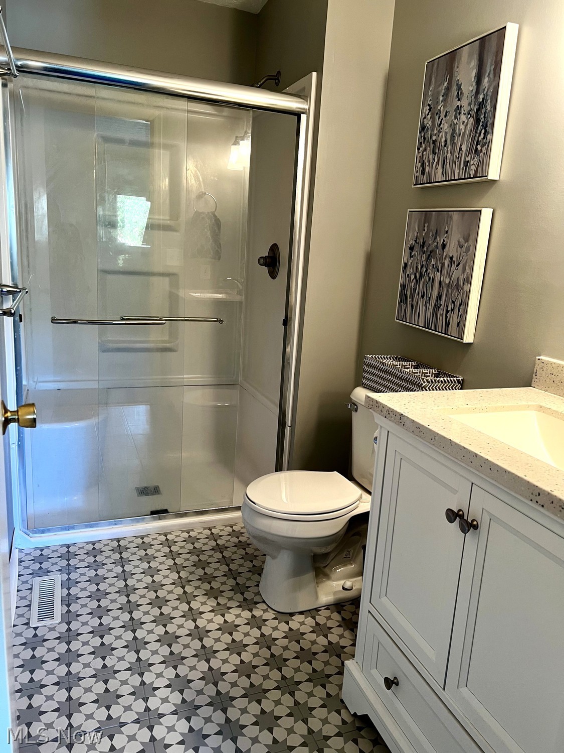 4312 Hyde Park North Olmsted OH 44070