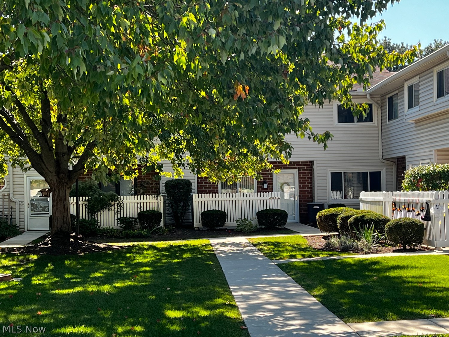 4312 Hyde Park North Olmsted OH 44070
