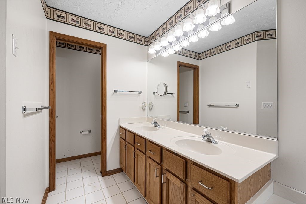 5243 Parkhurst Drive Sheffield OH 44054