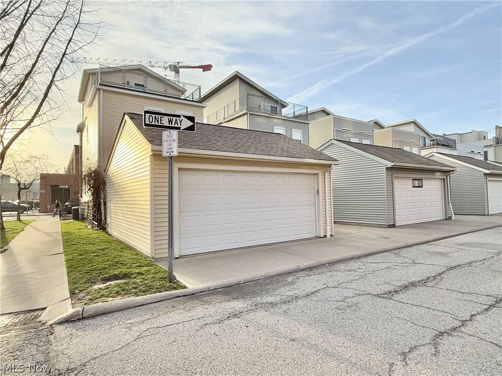 1257 W 76th Street Cleveland OH 44102