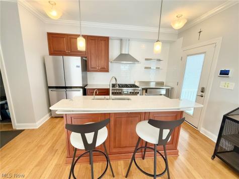 1257 W 76th Street Cleveland OH 44102