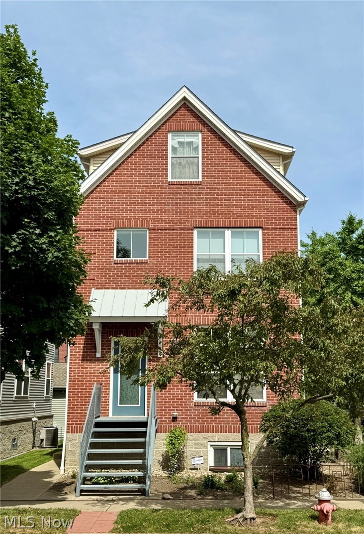 1257 W 76th Street Cleveland OH 44102