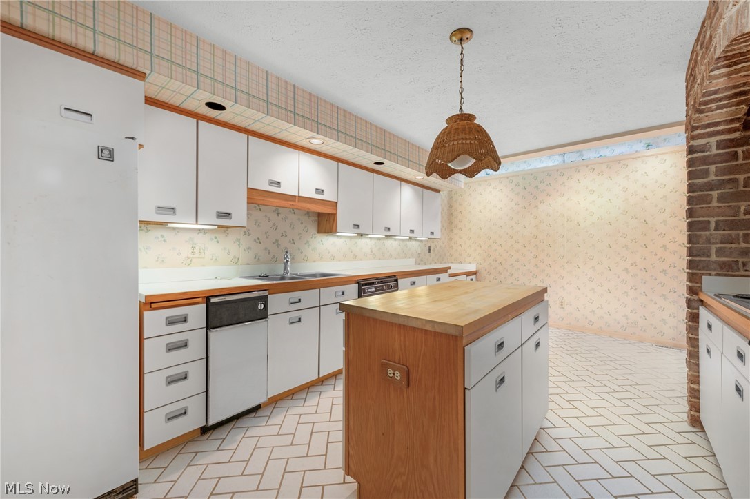 18 Hidden Valley Rocky River OH 44116