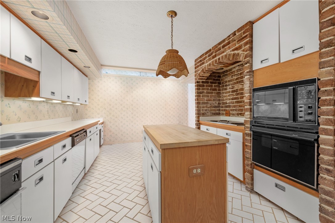 18 Hidden Valley Rocky River OH 44116