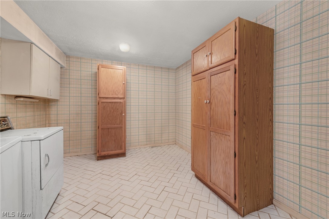 18 Hidden Valley Rocky River OH 44116