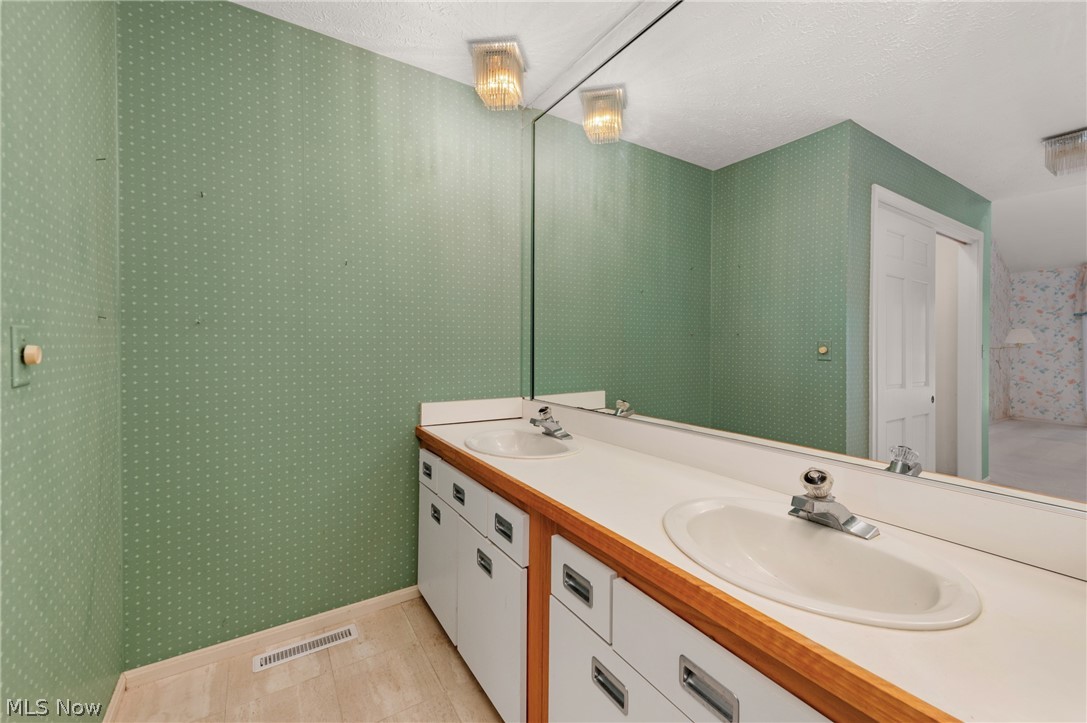 18 Hidden Valley Rocky River OH 44116