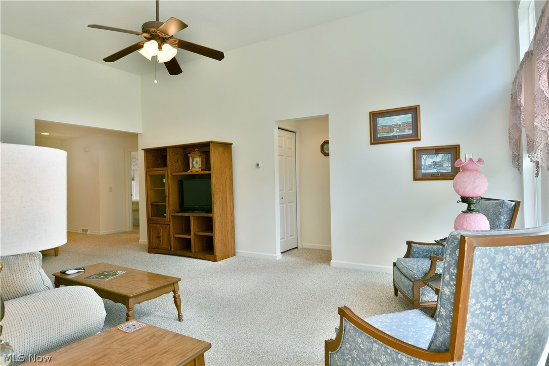 7 Danbury Court NW Warren OH 44481
