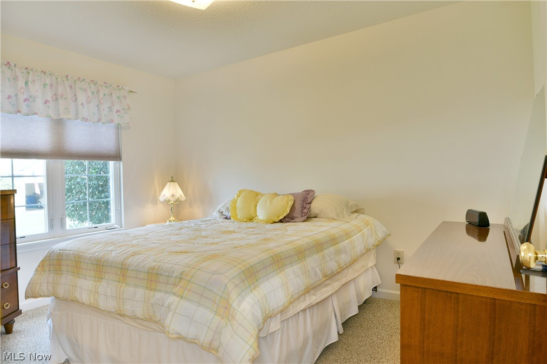 7 Danbury Court NW Warren OH 44481