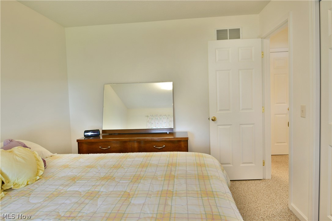 7 Danbury Court NW Warren OH 44481