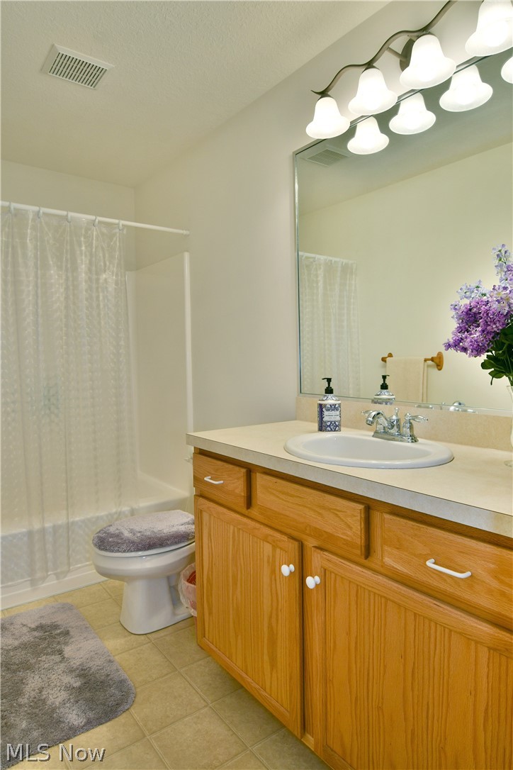 7 Danbury Court NW Warren OH 44481