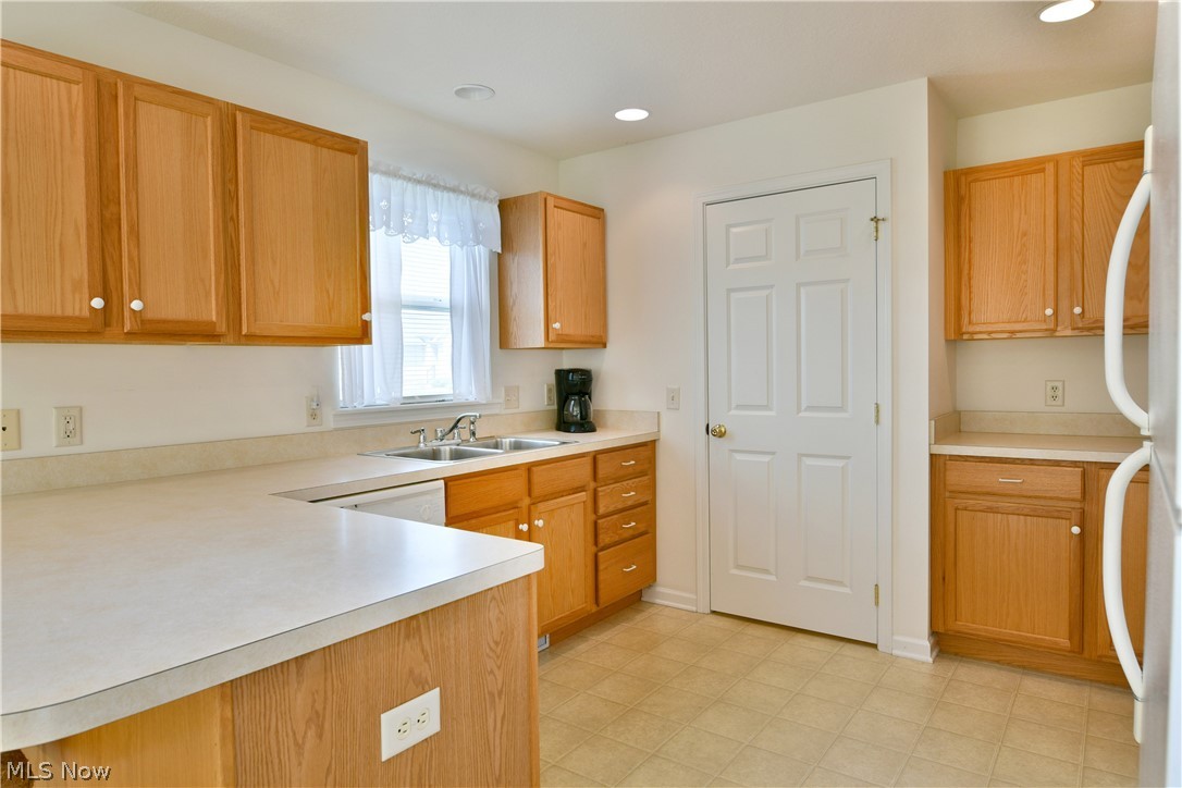 7 Danbury Court NW Warren OH 44481