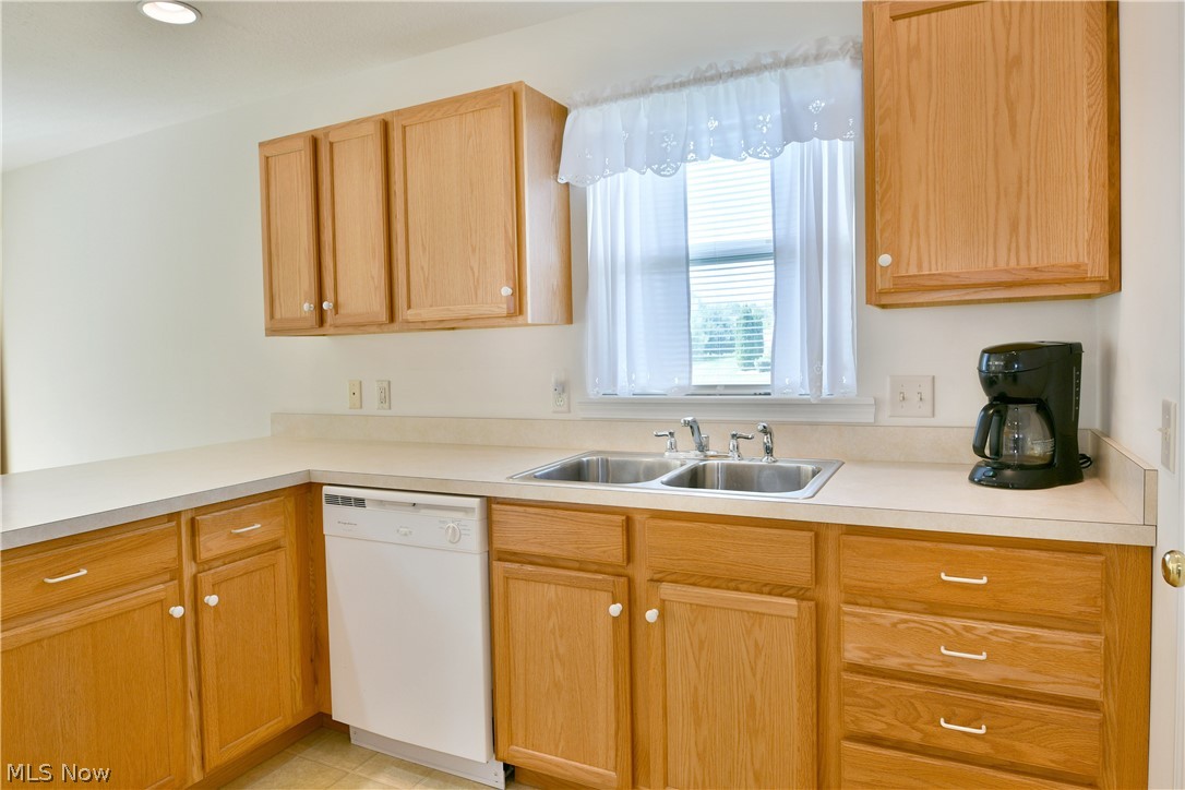 7 Danbury Court NW Warren OH 44481