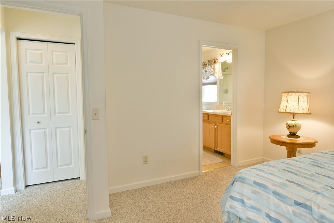 7 Danbury Court NW Warren OH 44481