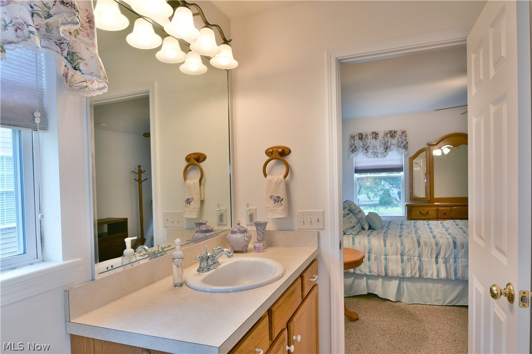 7 Danbury Court NW Warren OH 44481