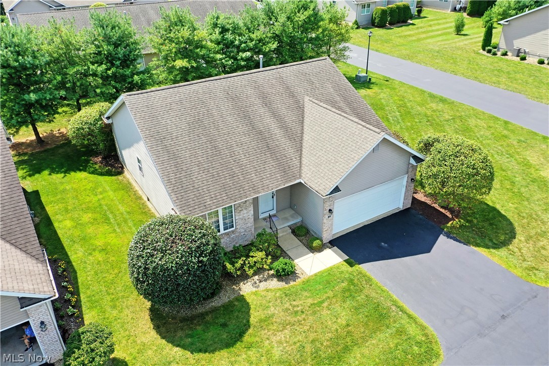 7 Danbury Court NW Warren OH 44481