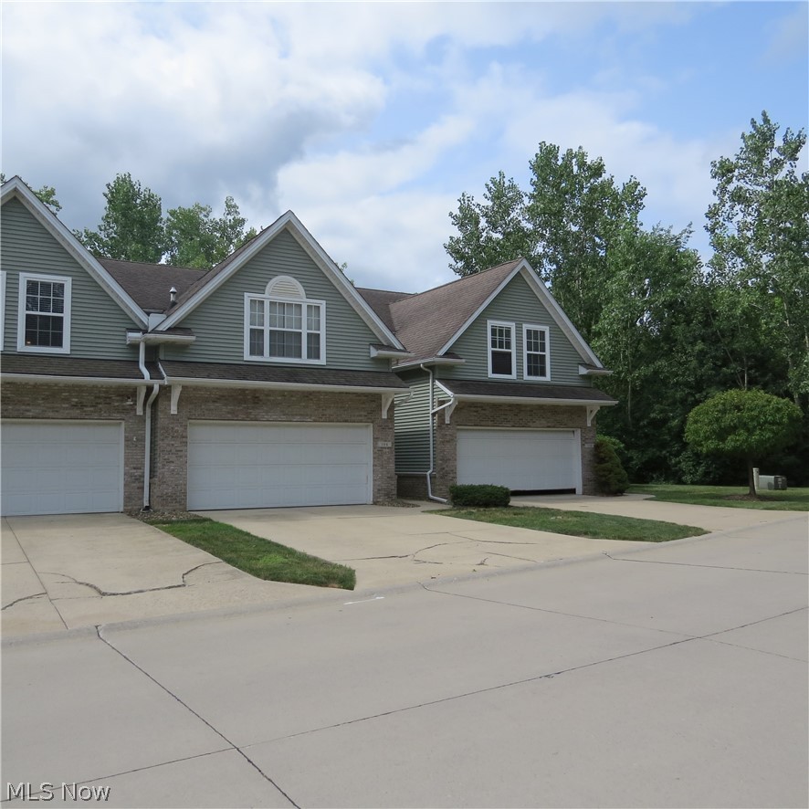 110 Stoneybrook Drive Elyria OH 44035