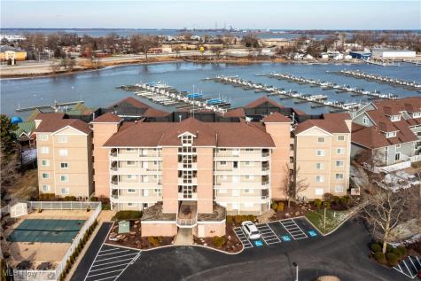 32 Marina Point Drive Sandusky OH 44870