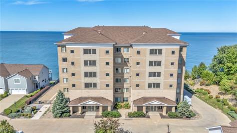 9523 Larimar Drive Willowick OH 44095