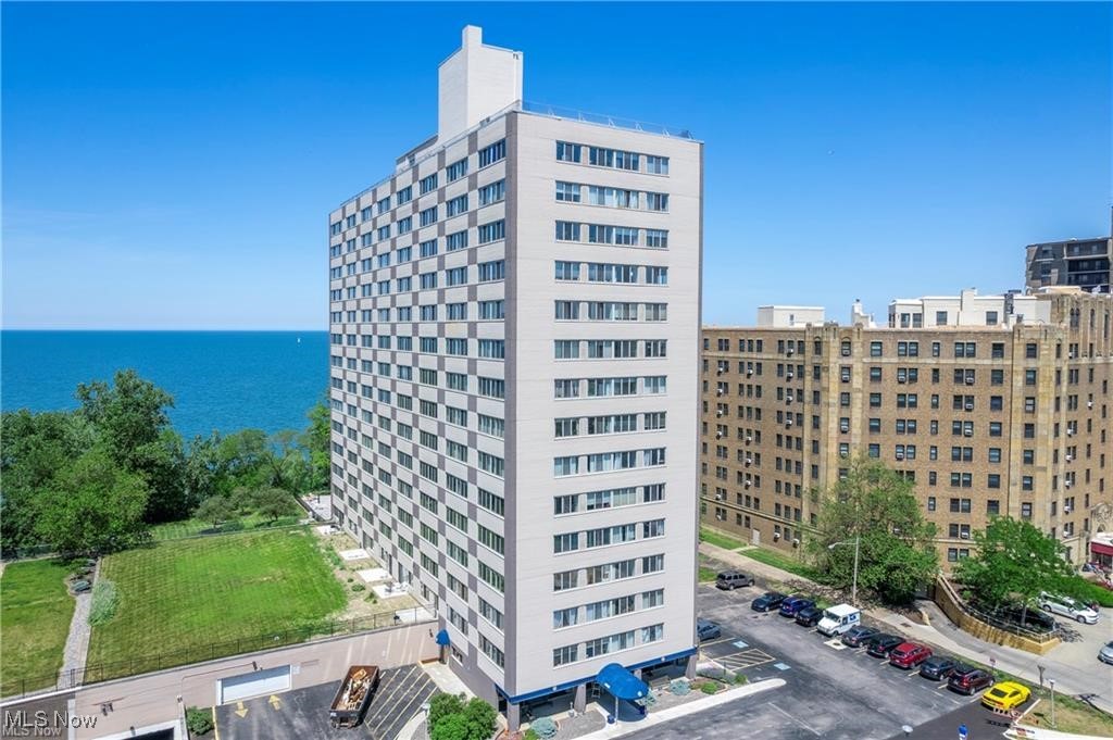 Lakewood OH, 12520 Edgewater Drive, Unit 405