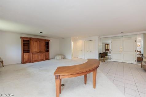 2112 Acacia Park Drive Lyndhurst OH 44124