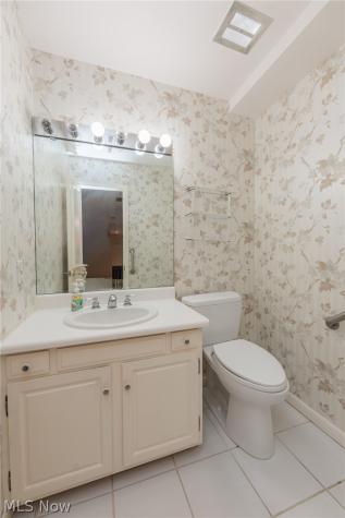 2112 Acacia Park Drive Lyndhurst OH 44124