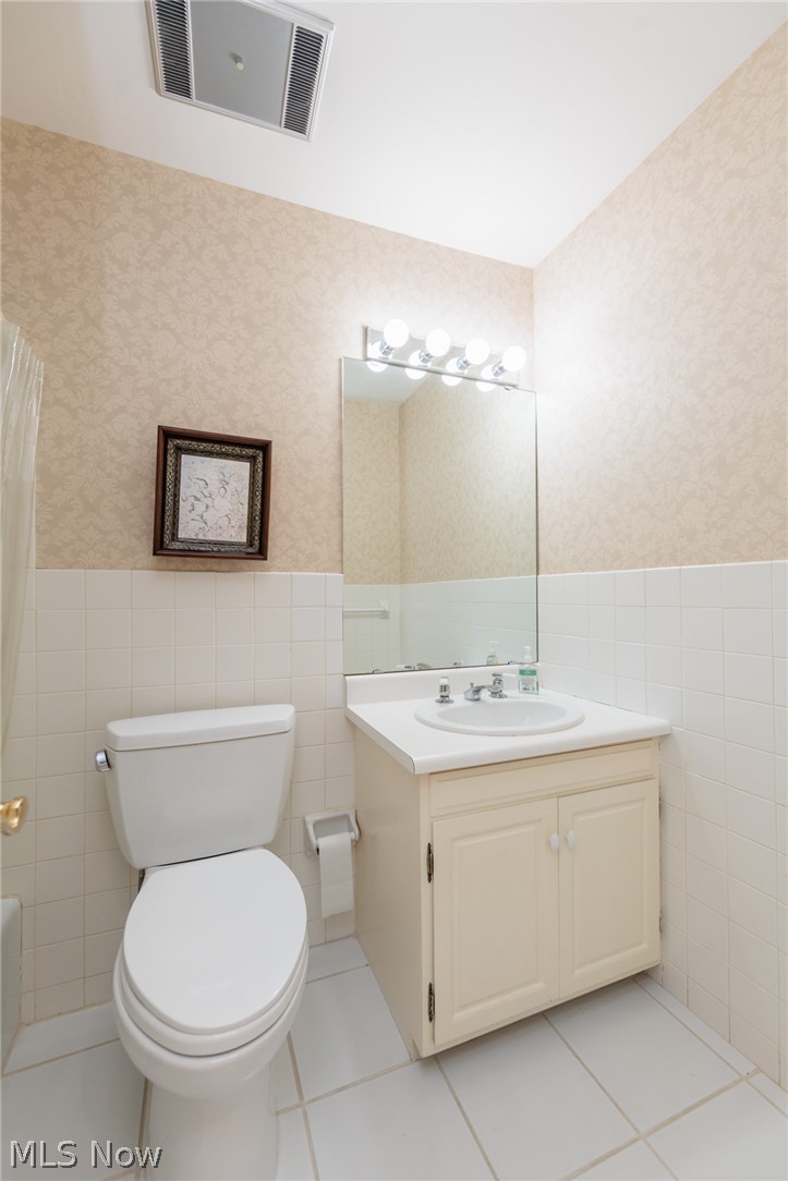 2112 Acacia Park Drive Lyndhurst OH 44124