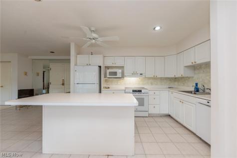 2112 Acacia Park Drive Lyndhurst OH 44124