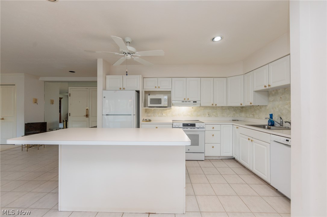 2112 Acacia Park Drive Lyndhurst OH 44124