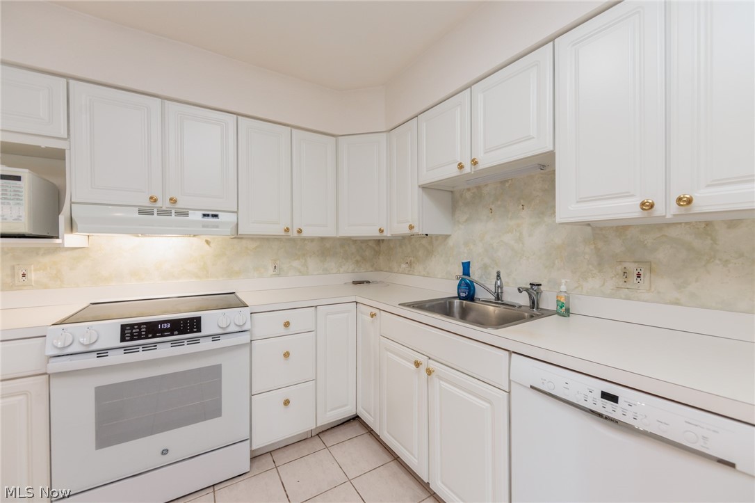 2112 Acacia Park Drive Lyndhurst OH 44124