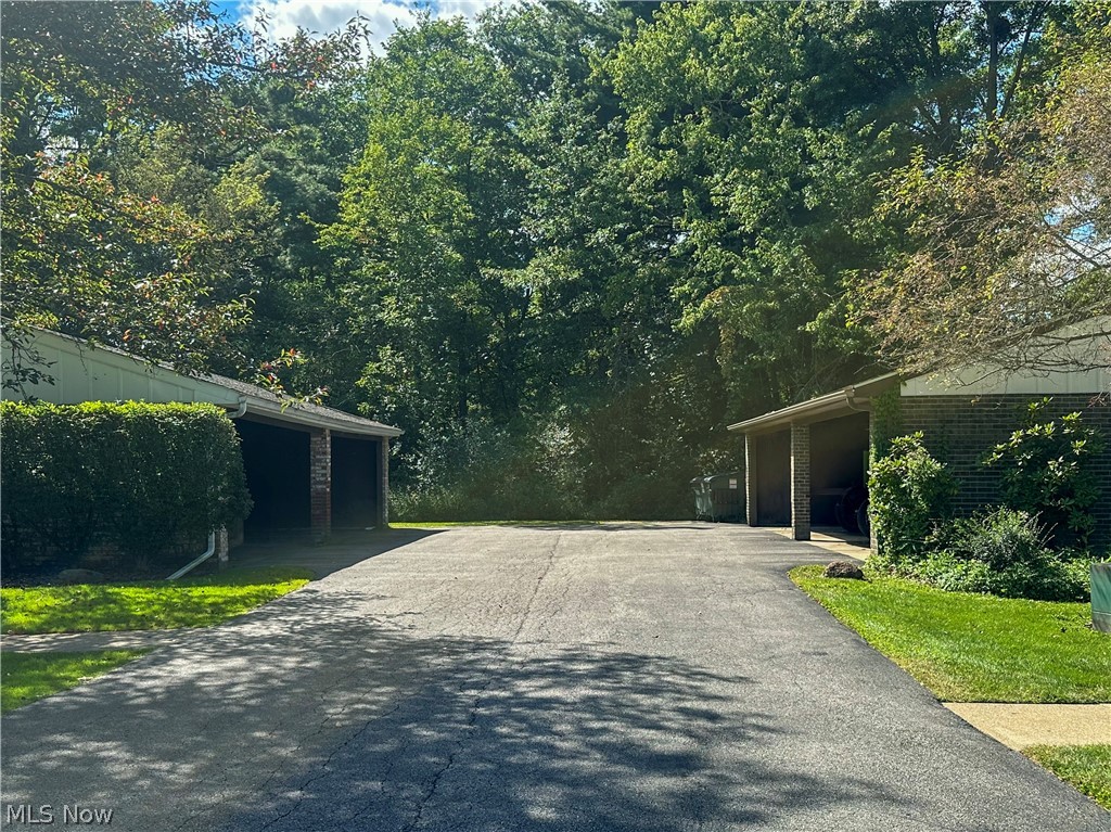 399 Quarry Lane Warren OH 44484