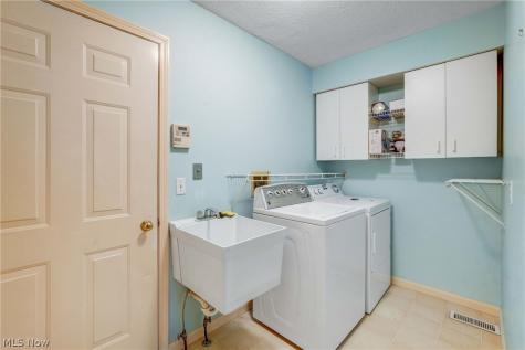 3082 Village Green Drive Westlake OH 44145