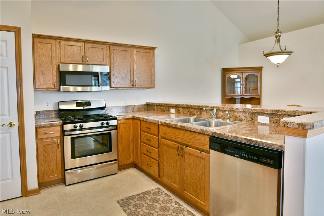 1204 River Glen Drive NE Warren OH 44484