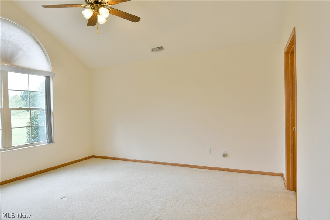 1204 River Glen Drive NE Warren OH 44484