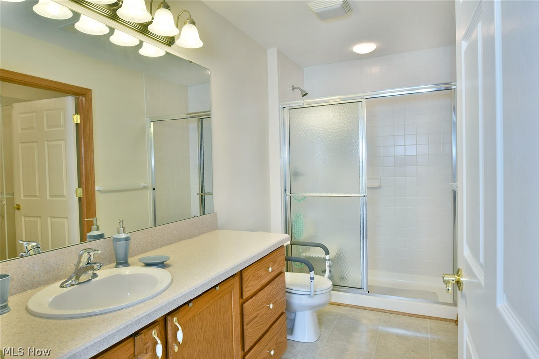 1204 River Glen Drive NE Warren OH 44484