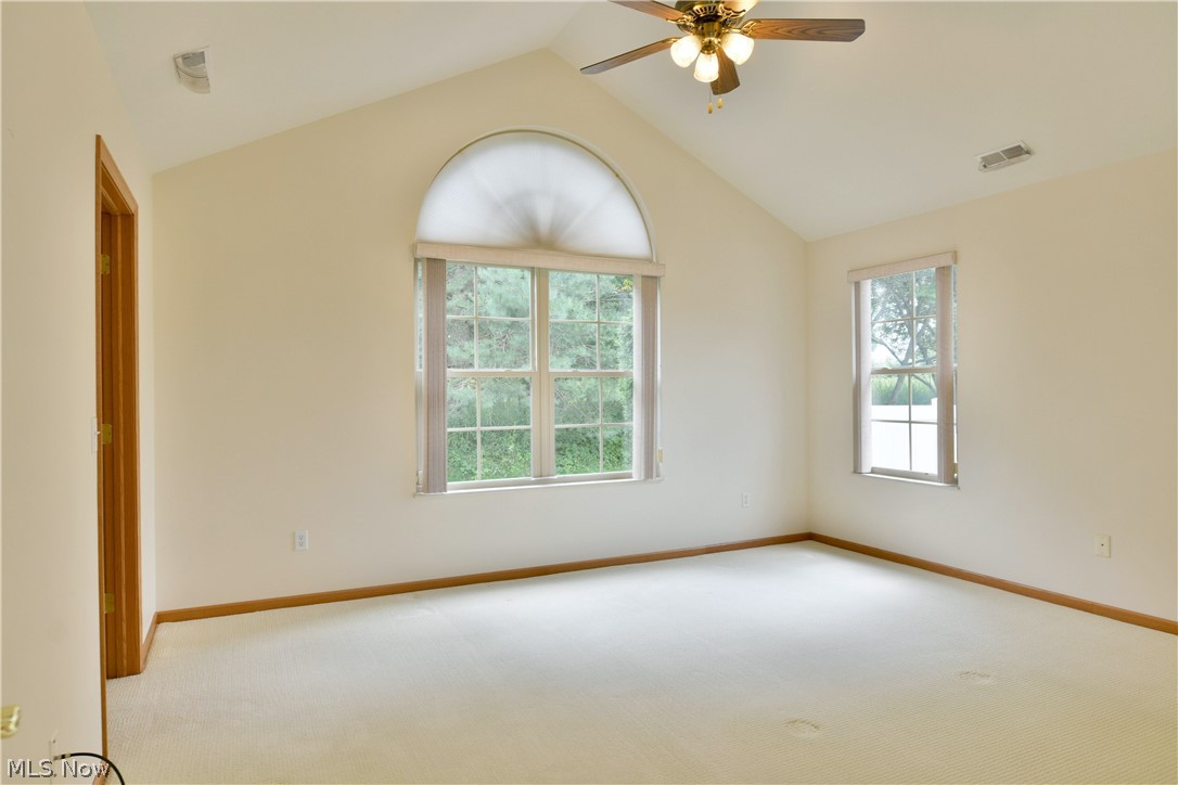 1204 River Glen Drive NE Warren OH 44484